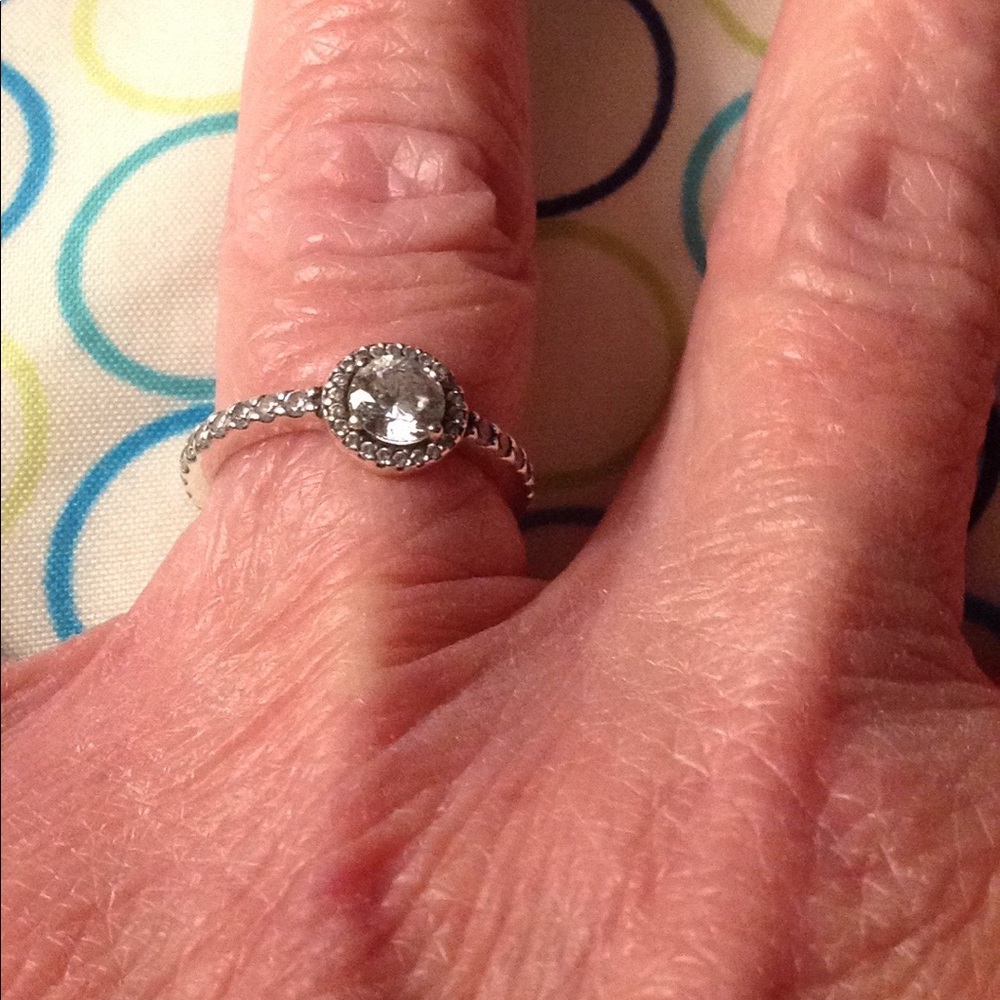 Pandora classic Elegance ring